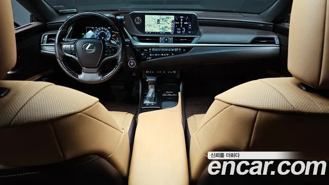 Lexus ES 2020