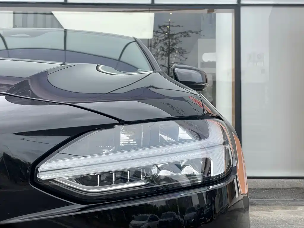 Volvo S90 2024