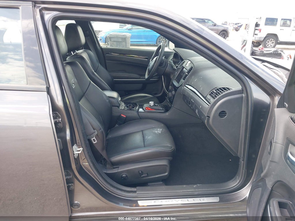 Chrysler 300 2023