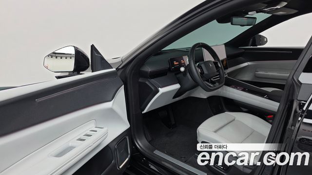 Polestar 4 2025