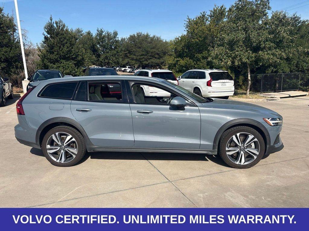 Volvo V60 Cross Country 2024