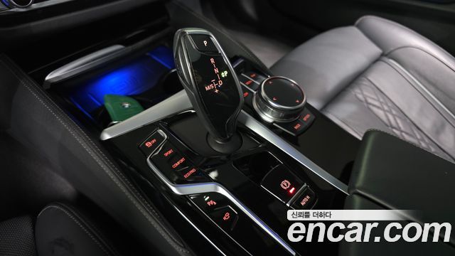 BMW 5 серии 2023