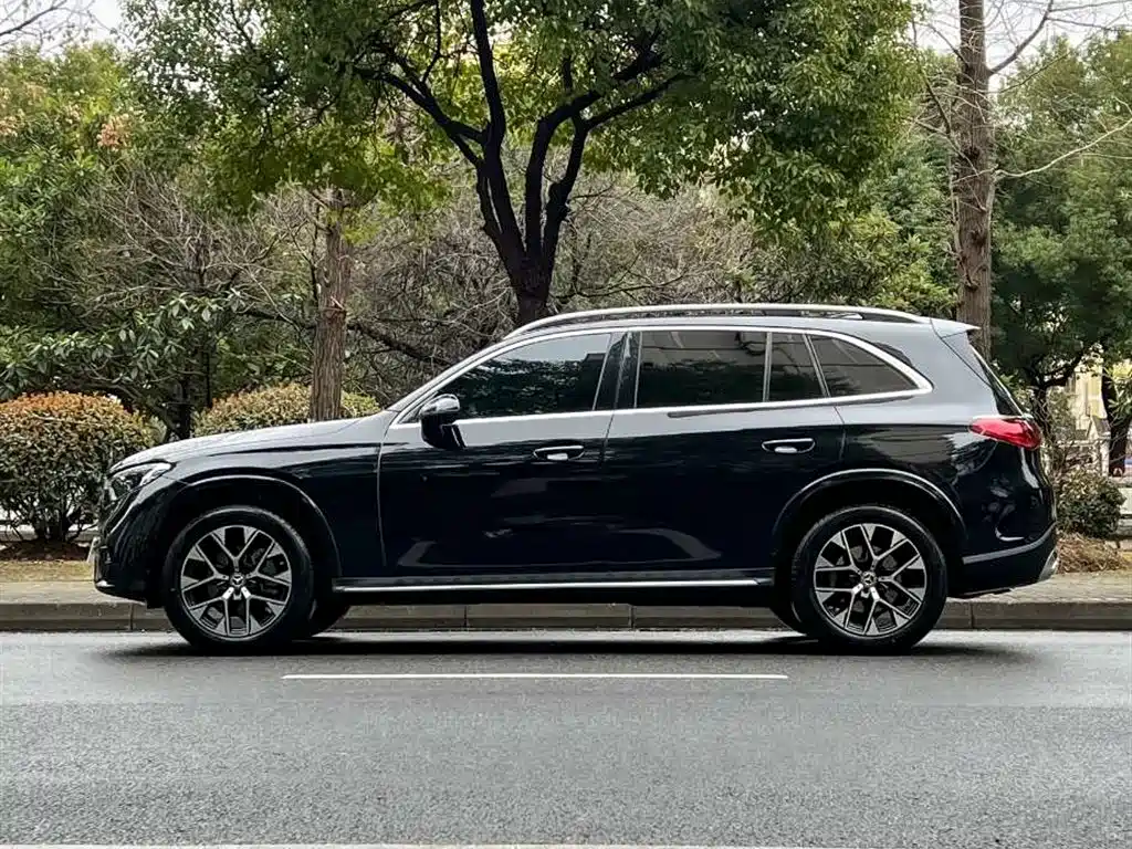 Mercedes-Benz GLC 2025