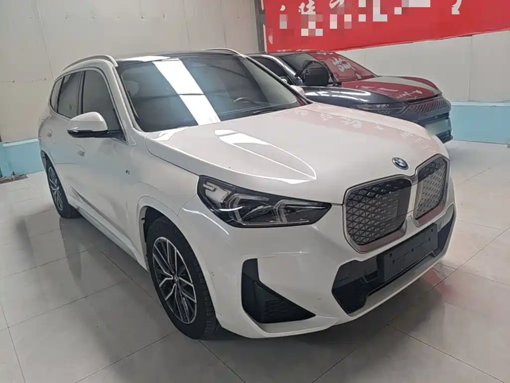 BMW iX1 2024