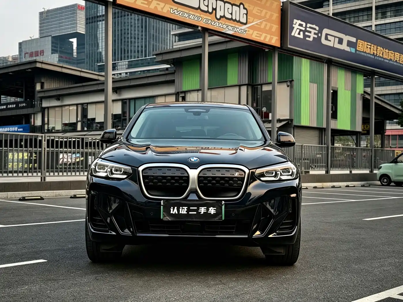 BMW iX3 2024