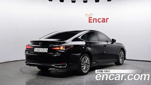 Lexus ES 2021