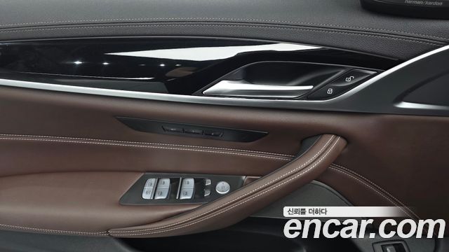 BMW 5 серии 2023