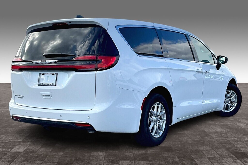 Chrysler Pacifica 2024