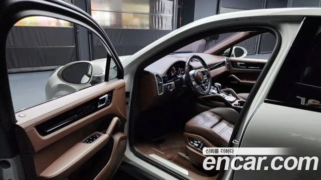 Porsche Cayenne 2021