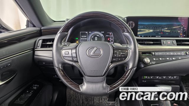 Lexus ES 2021