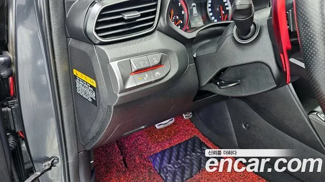 Hyundai Veloster 2020