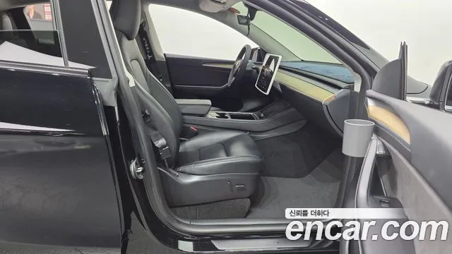 Tesla Model Y 2023