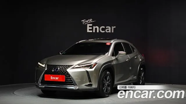 Lexus UX 2021