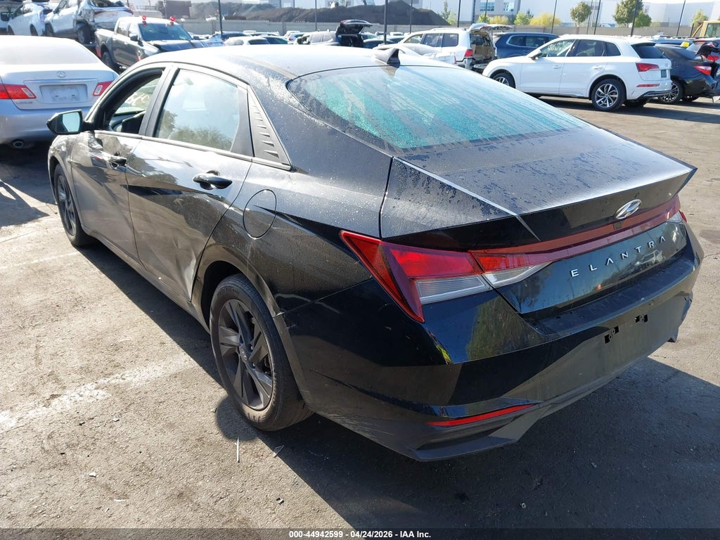 Hyundai Elantra 2022