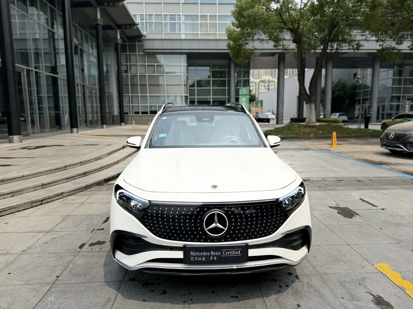 Mercedes-Benz EQB 2026