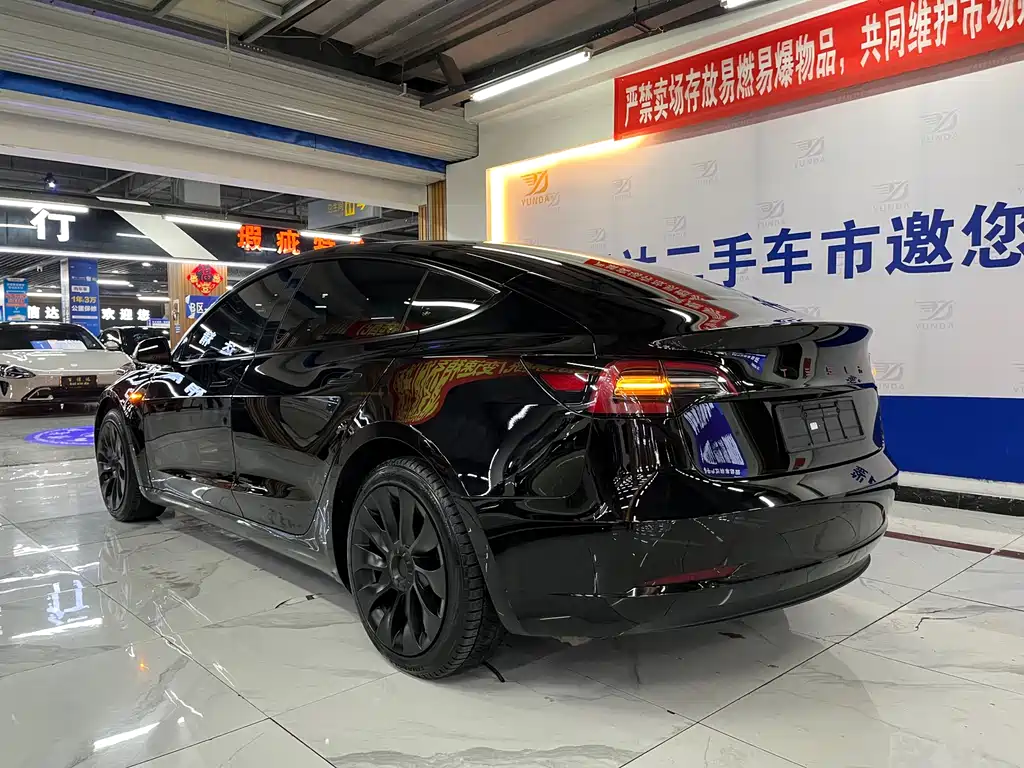 Tesla Model 3 2023
