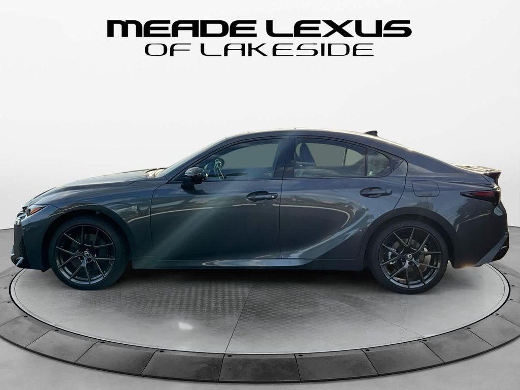 Lexus IS 2026