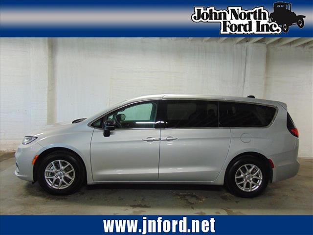 Chrysler Pacifica 2024
