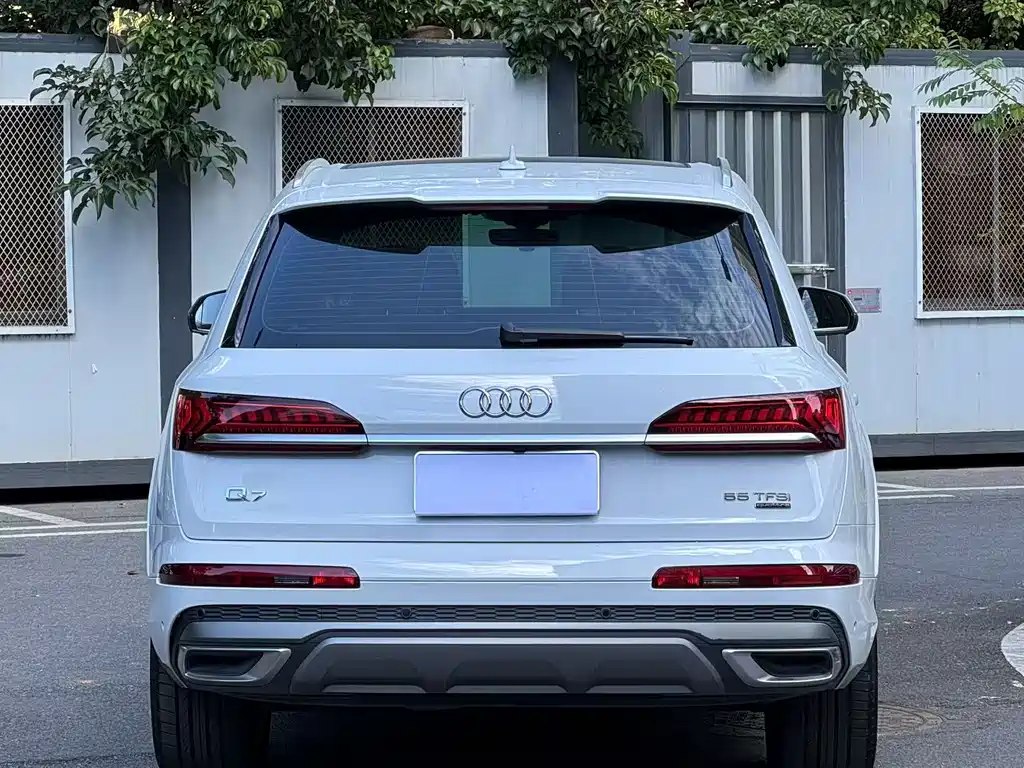 Audi Q7 2021