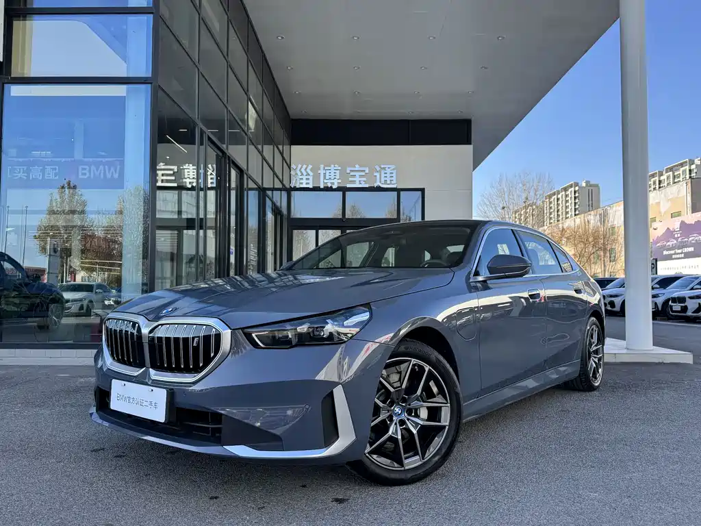 BMW i5 2024