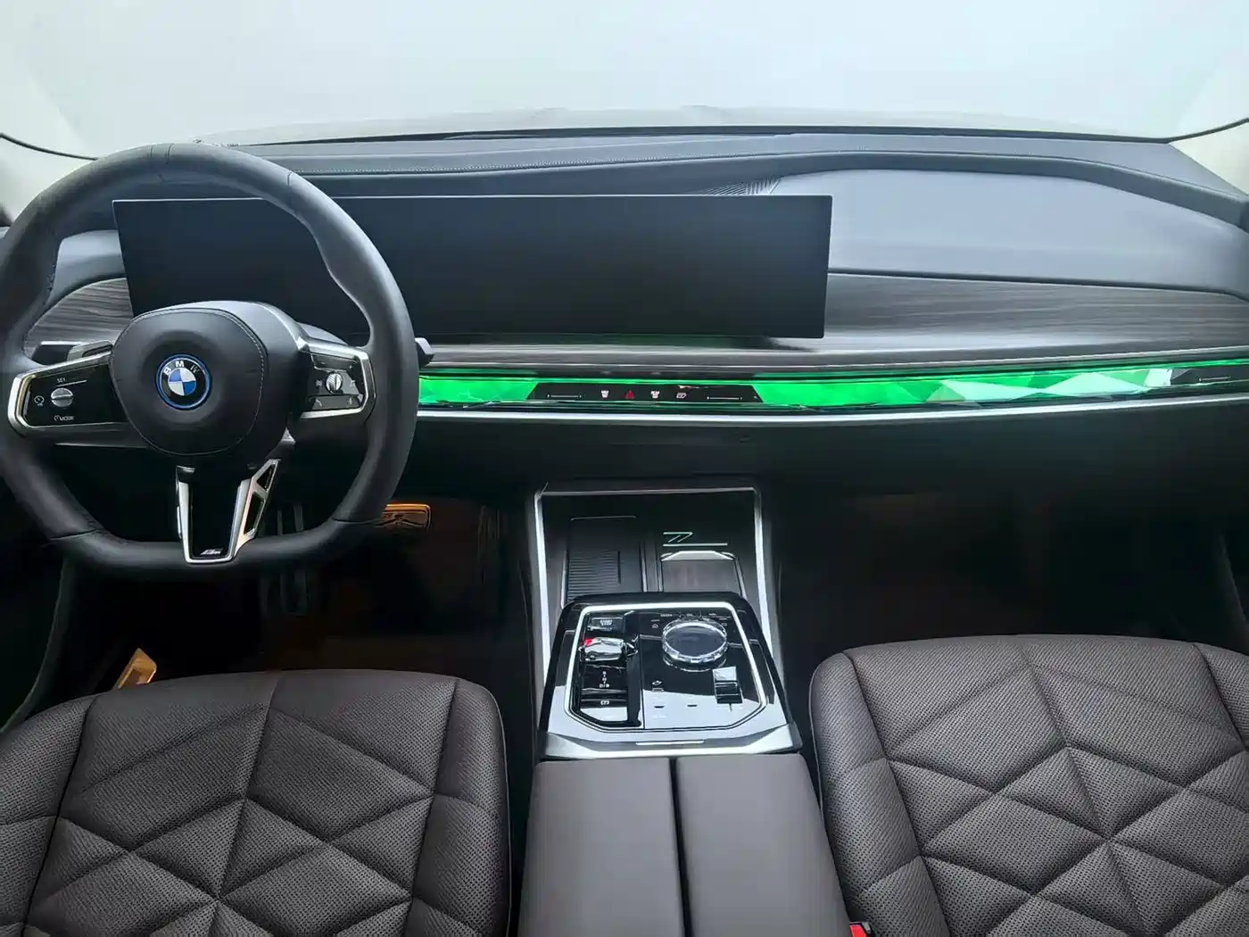 BMW i7 2025