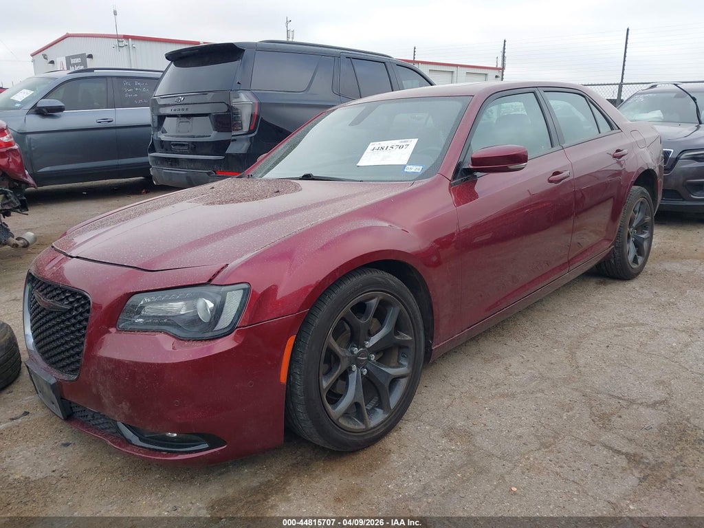 Chrysler 300 2021