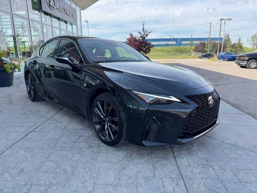 Lexus IS 2023