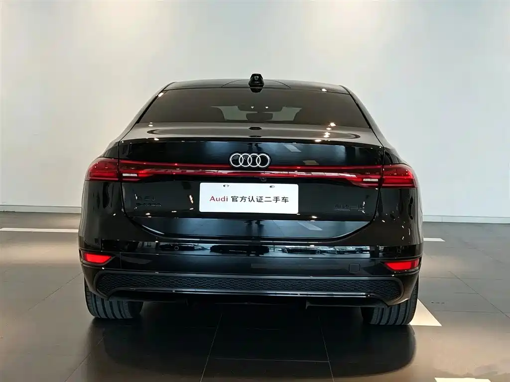 Audi e-tron 2026
