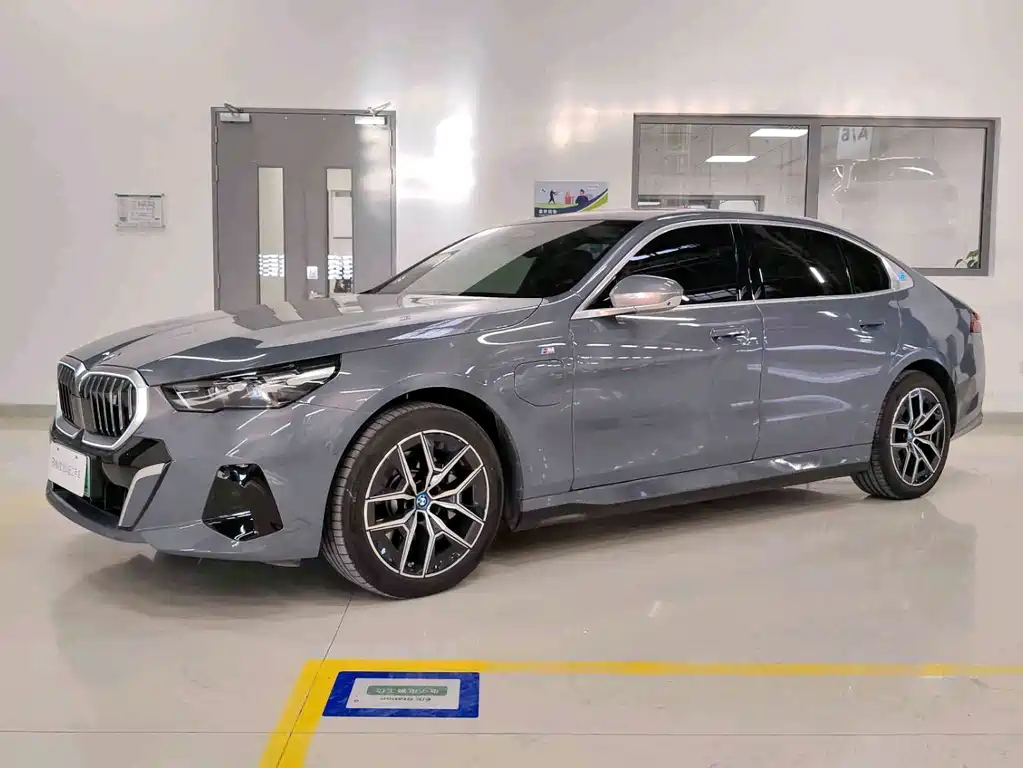 BMW i5 2024