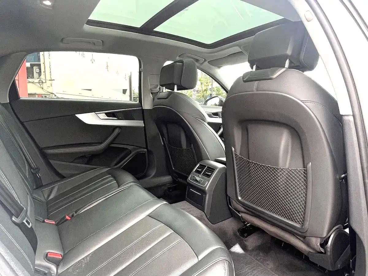 Audi A4 2023