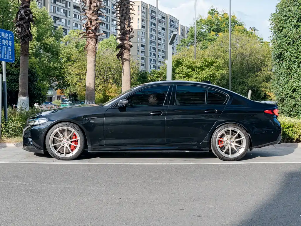 BMW M5 2021
