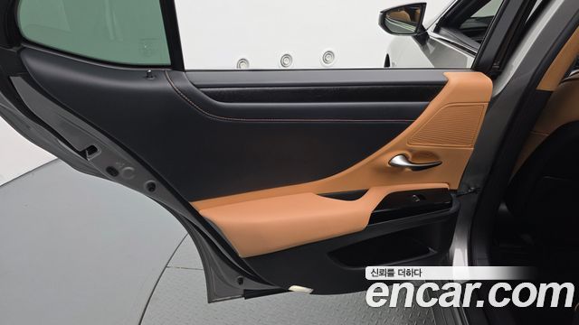 Lexus ES 2023
