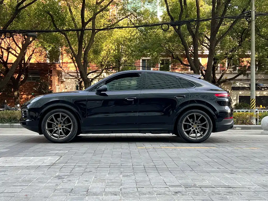 Porsche Cayenne 2021