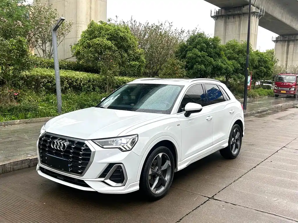 Audi Q3 2021
