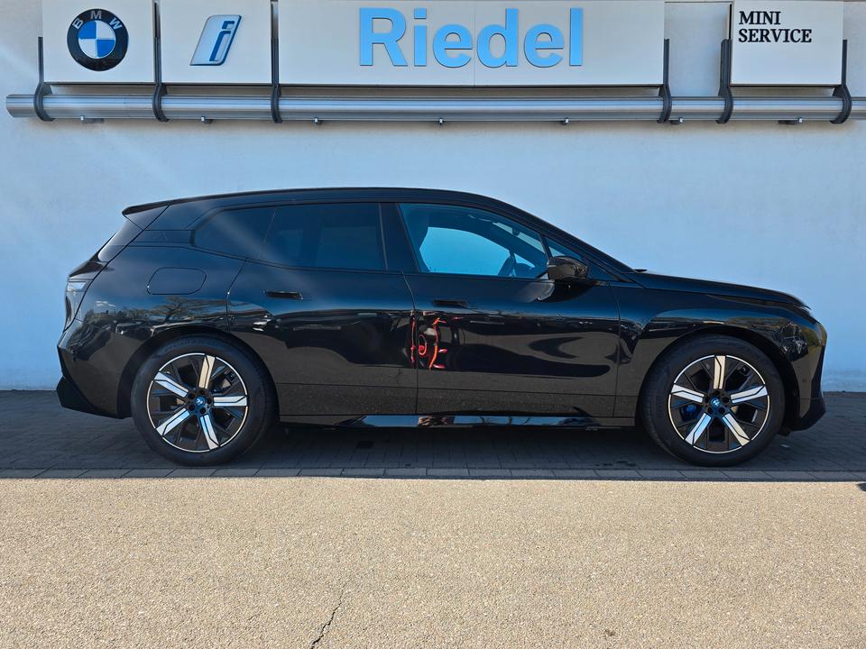BMW iX 2022