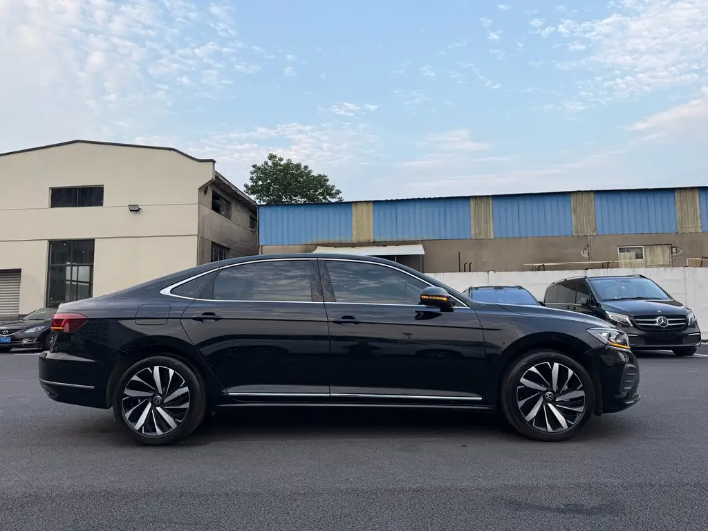 Volkswagen Passat 2024