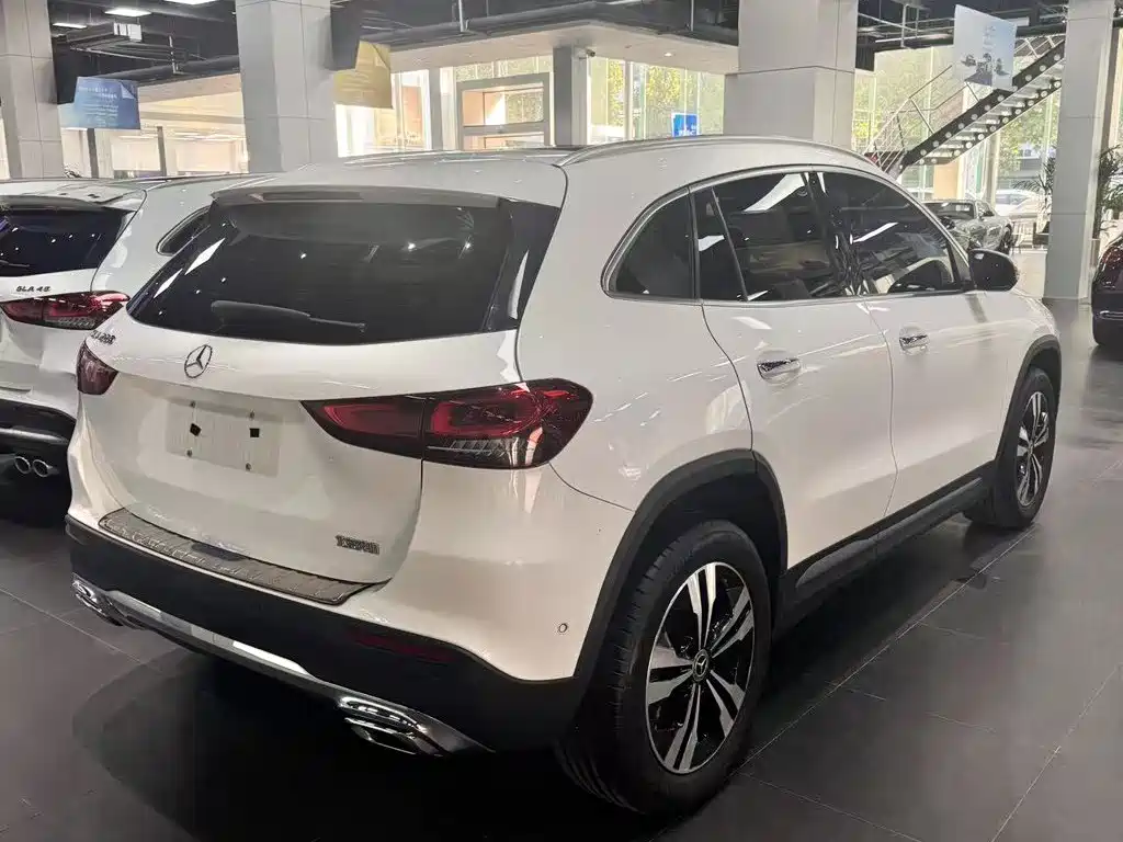 Mercedes-Benz GLA 2023