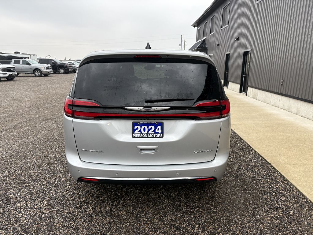 Chrysler Pacifica 2024