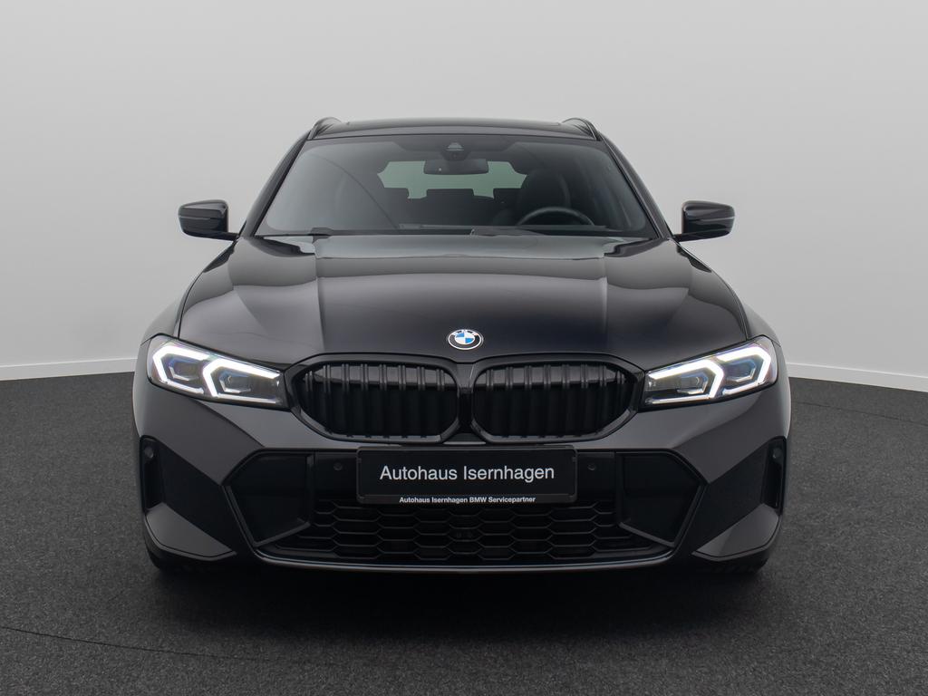 BMW 330 2023