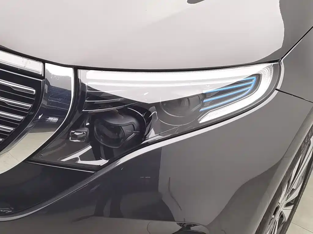 Mercedes-Benz EQC 2021