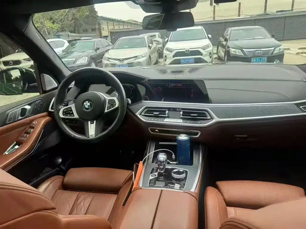 BMW X7 2021