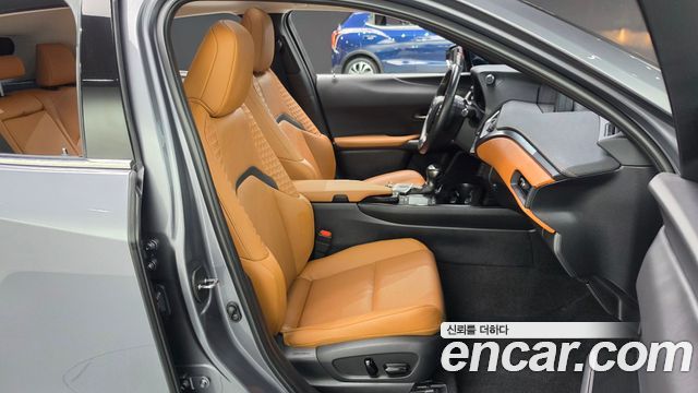 Lexus UX 2021