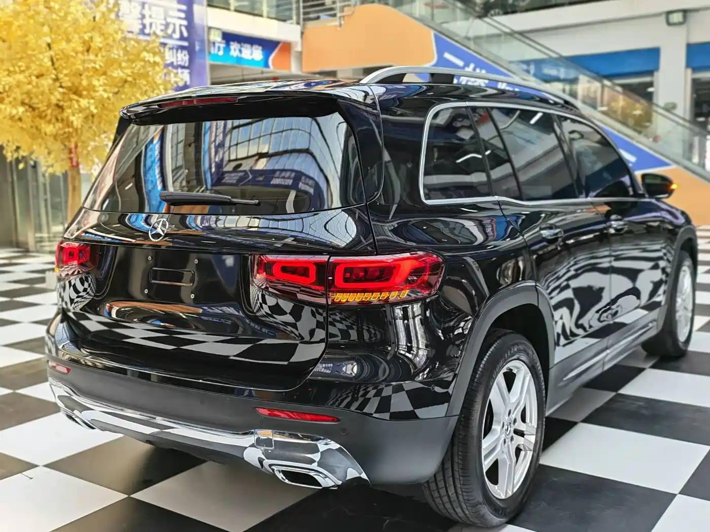Mercedes-Benz GLB 2023