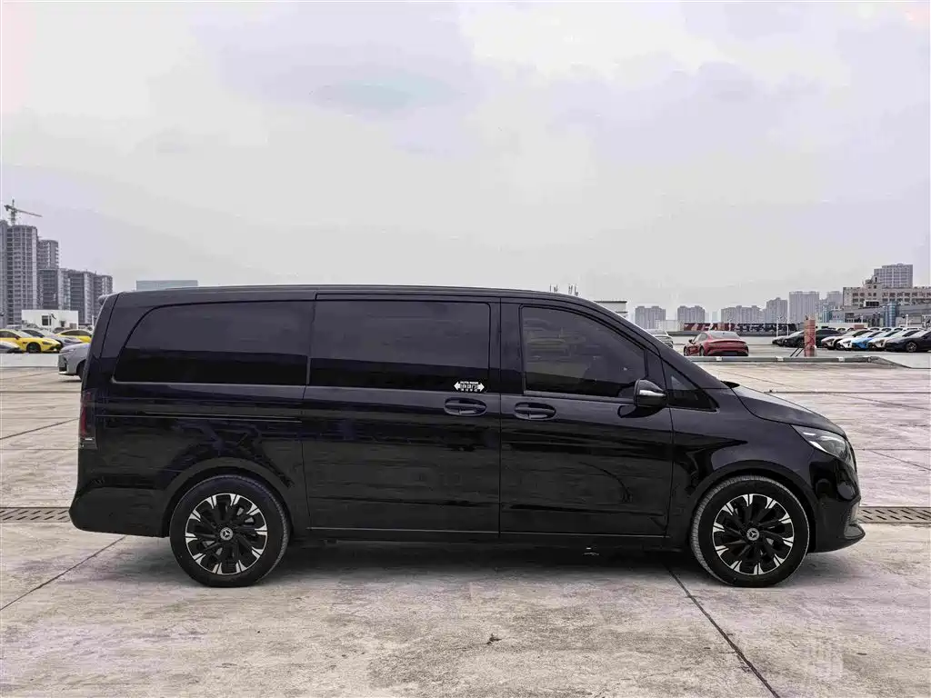 Mercedes-Benz V-Класс 2025