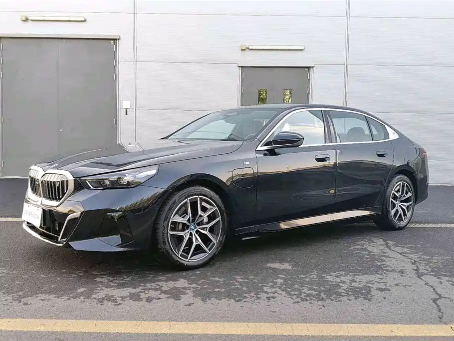 BMW i5 2025