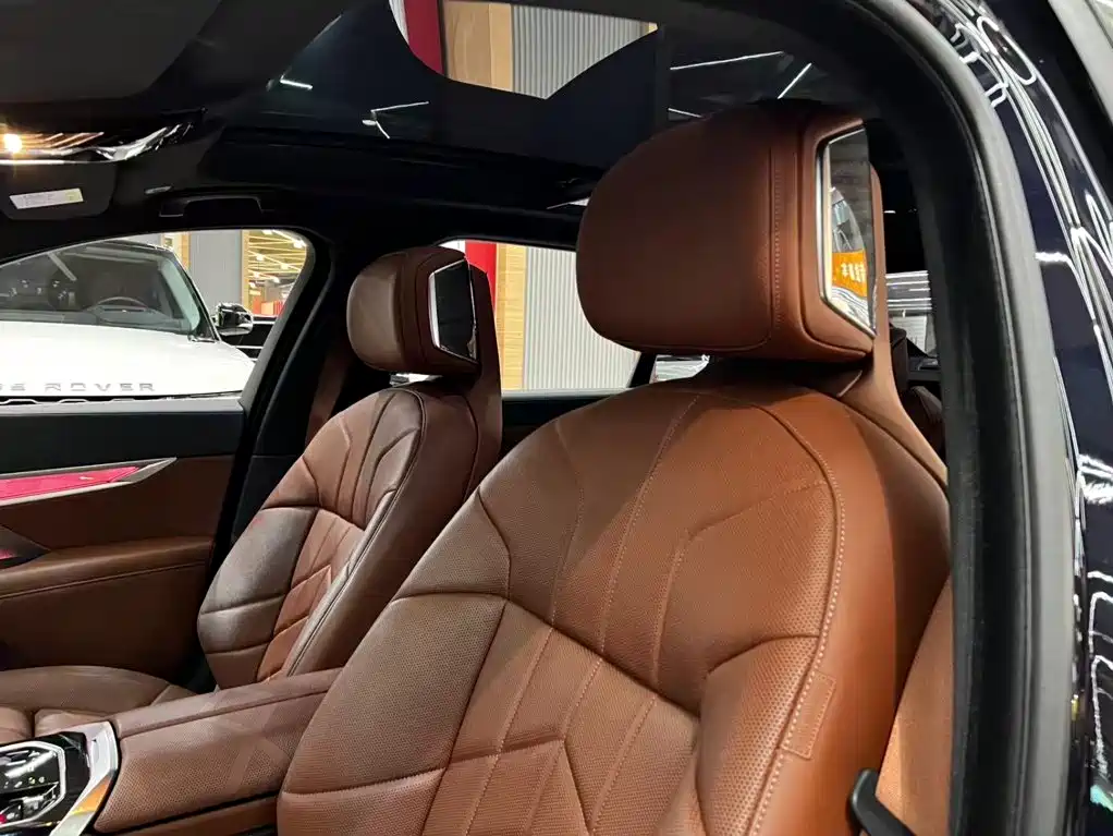 BMW i7 2024