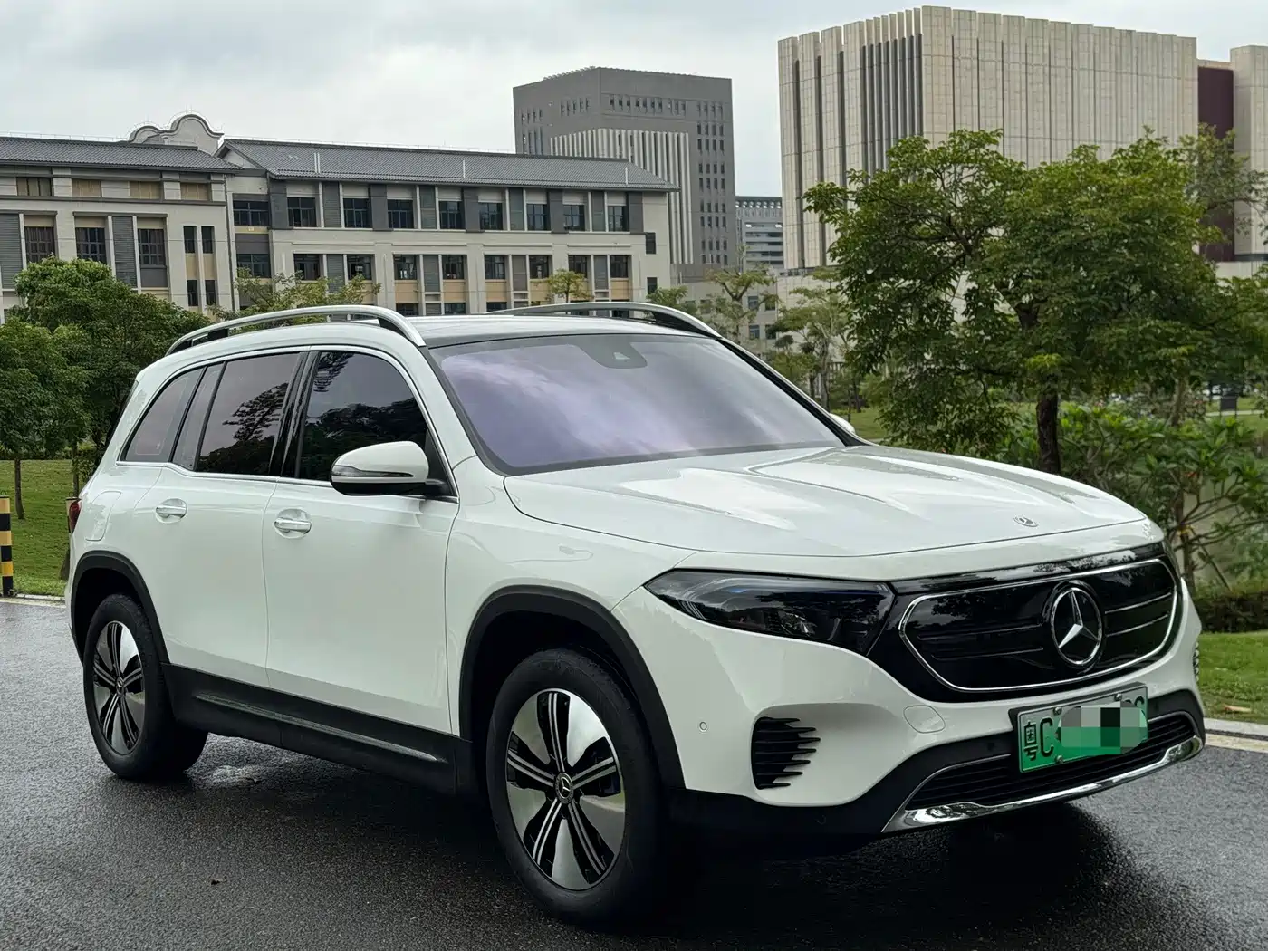 Mercedes-Benz EQB 2024