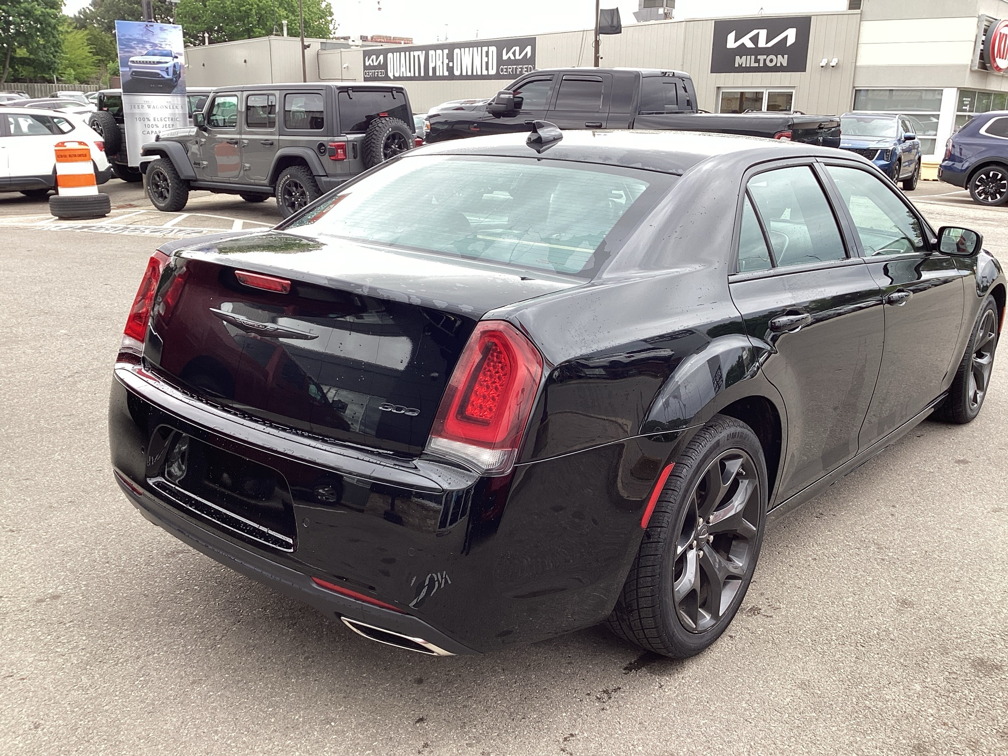 Chrysler 300 2022