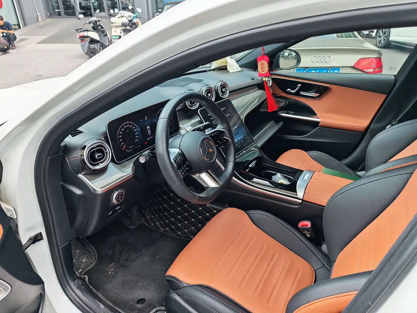 Mercedes-Benz C-Класс 2024