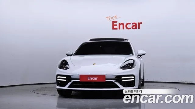 Porsche Panamera 2022